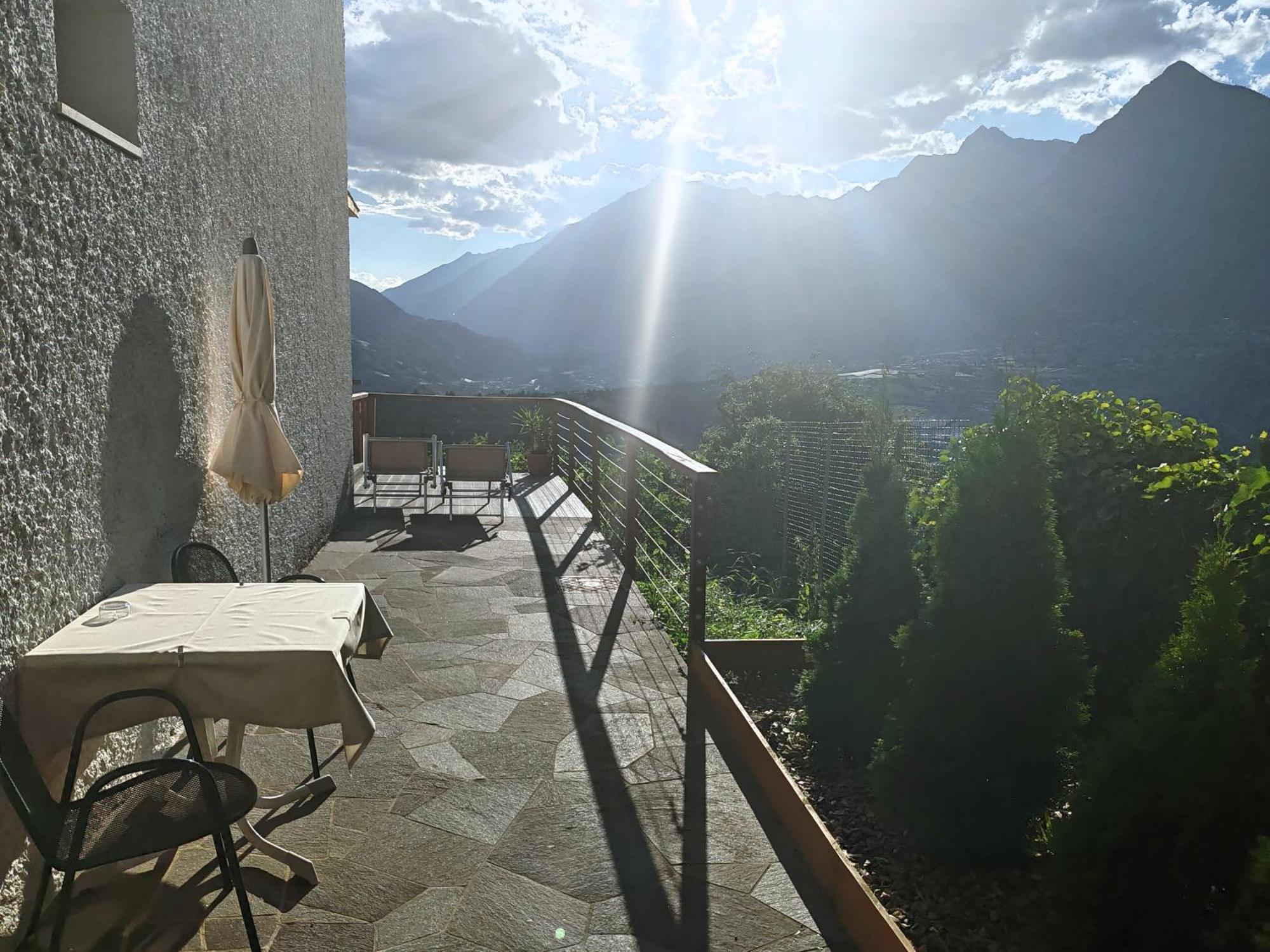 Schenna Garni Eden Bed & Breakfast Екстериор снимка