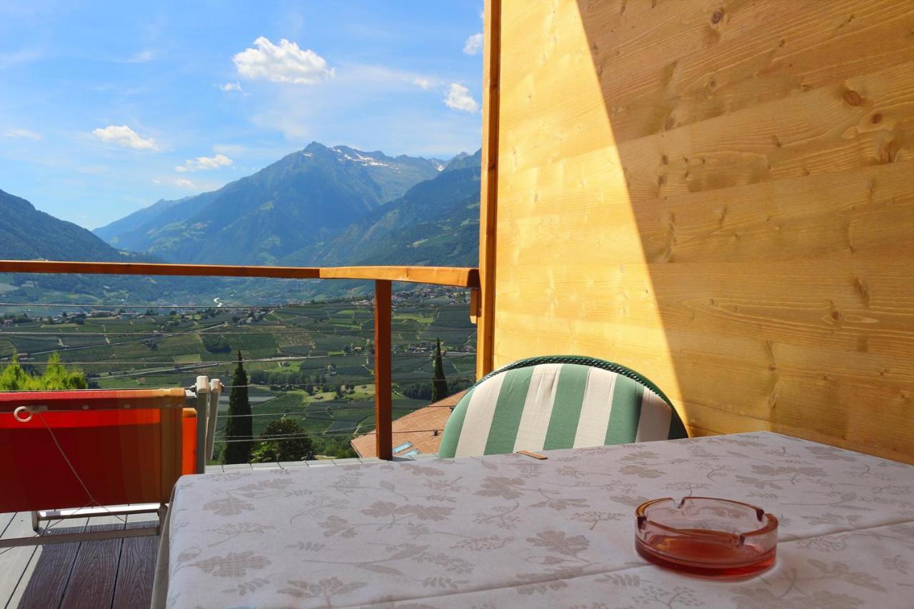 Schenna Garni Eden Bed & Breakfast Екстериор снимка