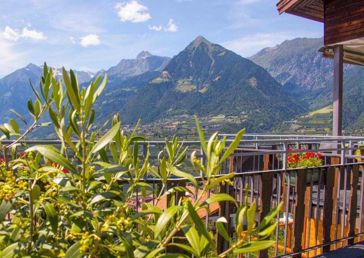 Schenna Garni Eden Bed & Breakfast Екстериор снимка